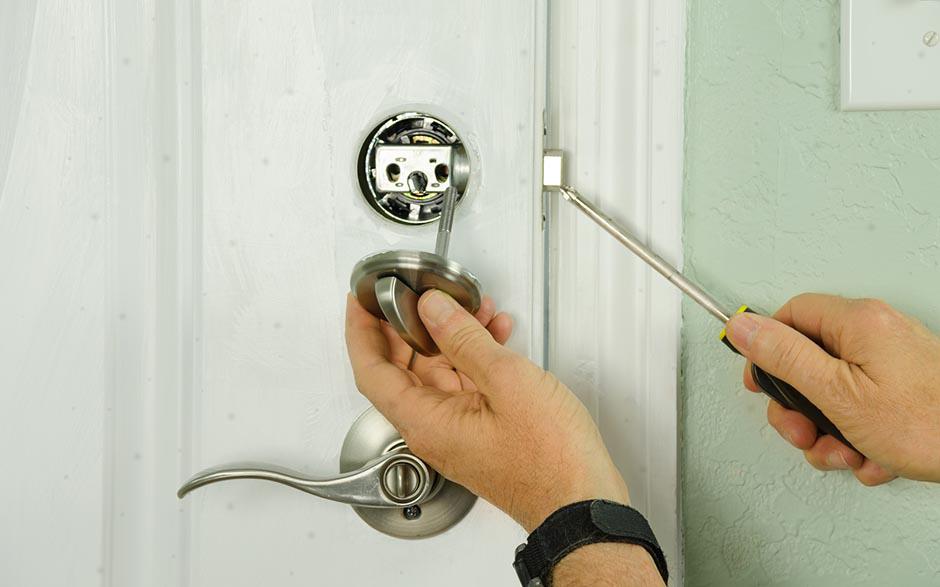 comment changer un barillet de porte Vincennes